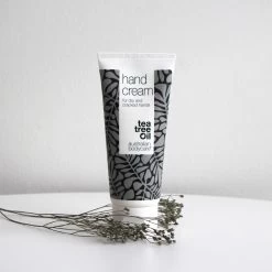 Australian Bodycare Hand Cream 100 Ml - Handcrème Voor Mannen & Vrouwen Met Zeer Droge Handen En Gebarsten Huid Met Tea Tree Olie - Dringt Snel In De Huid, Zonder Deze Vet Te Maken - Ondersteunt Het Herstellend Vermogen Van De Huid -Manicure En Pedicure 1200x1200 236