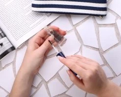 Herome Nagelriemverwijderaar - Cuticle Remover - Binnen 1 Minuut Elastische, Zachte En Soepele Nagelriemen - Verwijdert Losse Velletjes - 10ml. -Manicure En Pedicure 1200x960 3