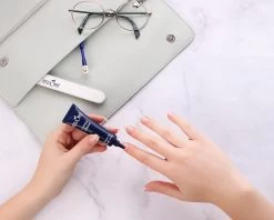 Herome Nagelriemcreme - Cuticle Cream - Herstelt Droge En Ingescheurde Nagelriemen. Ontstekingsremmend. - 13.5ml. 17 Herome Nagelriemcreme - Cuticle Cream - Herstelt Droge En Ingescheurde Nagelriemen. Ontstekingsremmend. - 13.5ml. -Manicure En Pedicure 1200x960 5